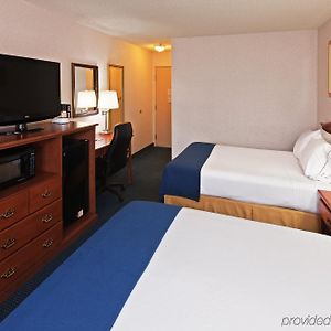 Double Room Two Double Beds Non-Smoking
